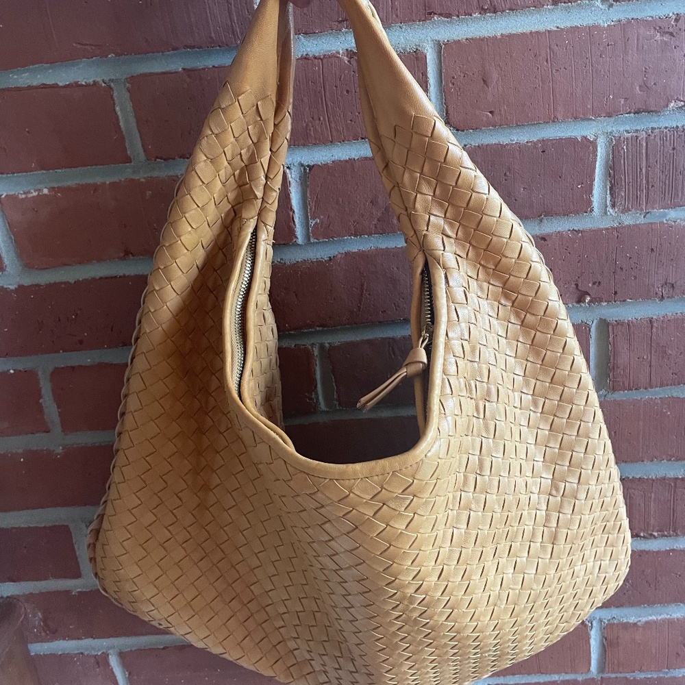 Bottega Veneta Intrecciato Veneta Hobo Bag